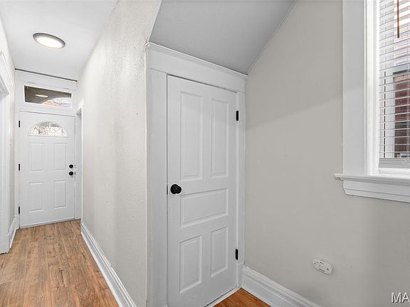 4th image of 3820 Iowa Ave