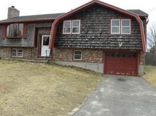 4 Odyssis Dr, Buzzards Bay, MA 02532