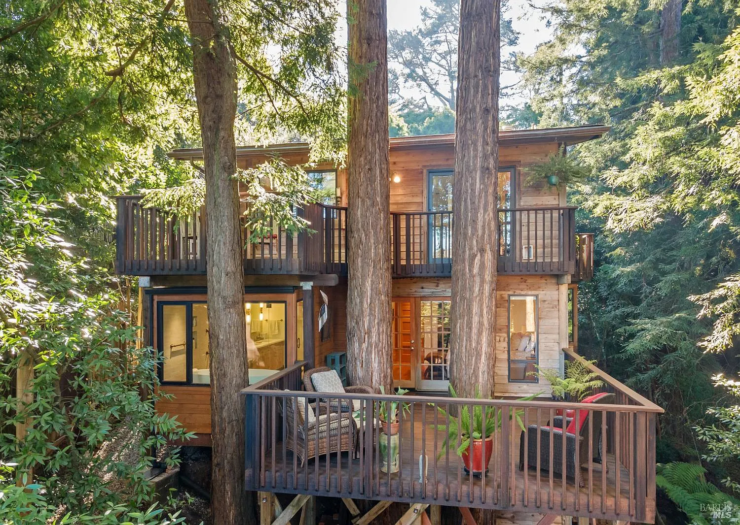 399 Marion Ave photo 1