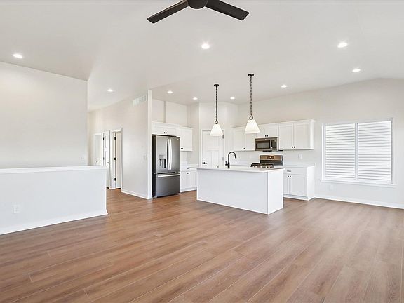 5th image of 741 Chamberlin Ln