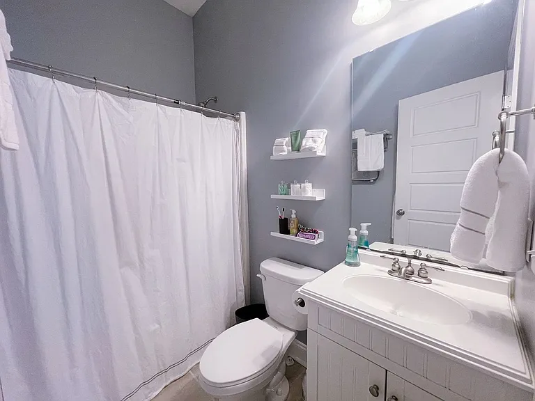 218 Hargrove St — Photo 7