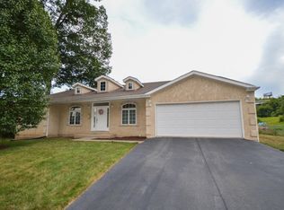 207 Frederick St, Moosic, PA 18507