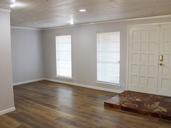 4th image of 1507 Pine Knoll Dr