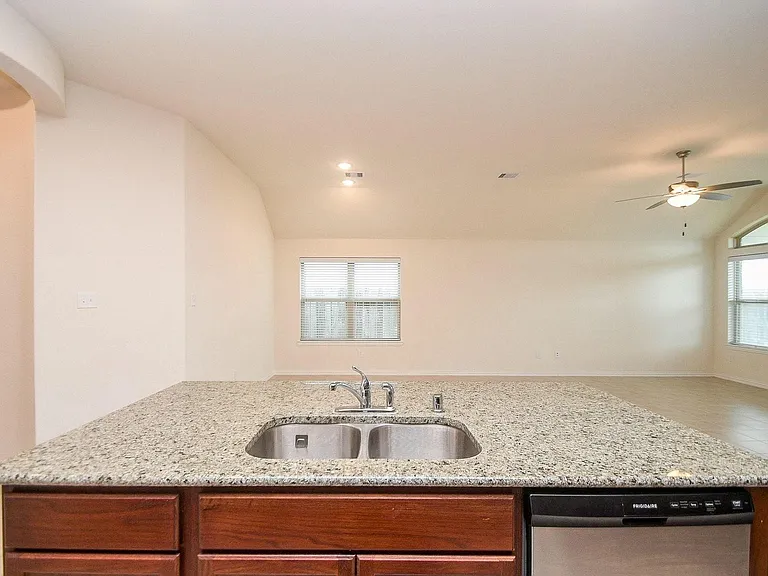 6142 Thief River Falls Dr — Photo 8