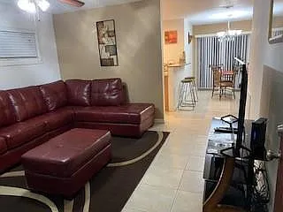 2 bed, 1.0 bath, 1684 sqft, $1,325 — Photo 2