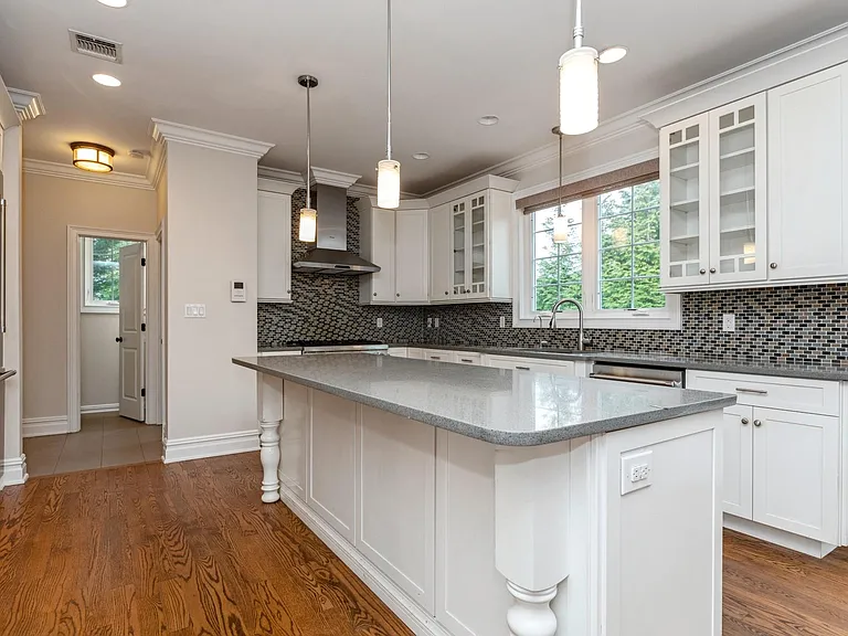 15 Woodland Rd — Photo 11