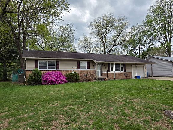 3rd image of 613 Ash St