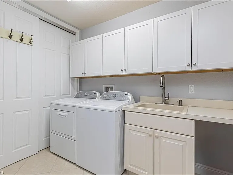 7837 Hawthorne Dr #1102 — Photo 23