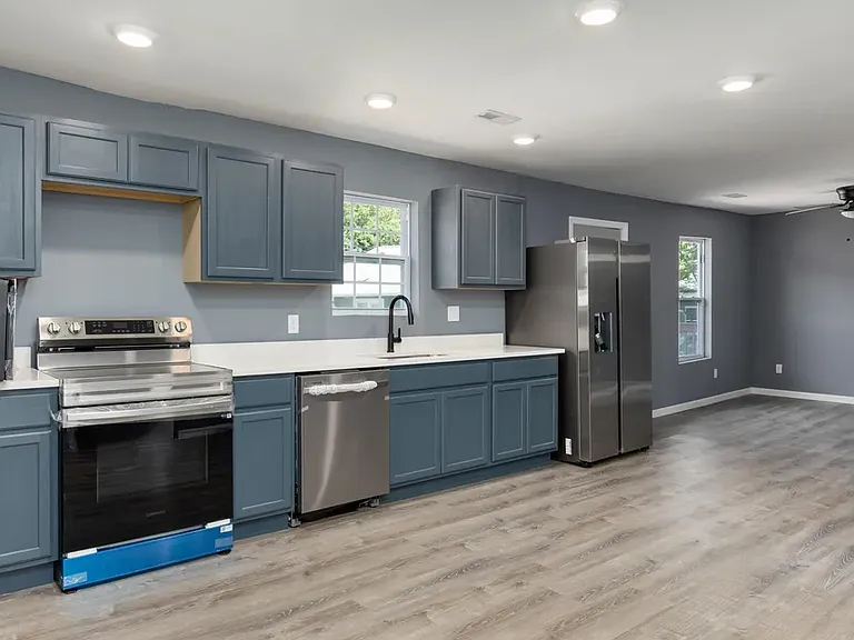 702 Snow St #102 — Photo 9