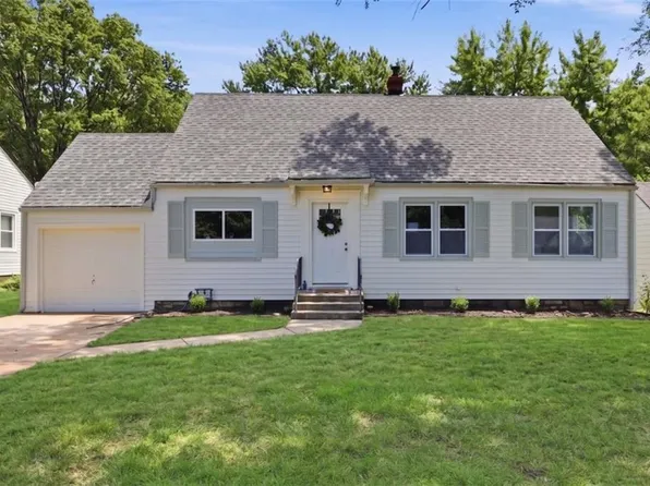 7919 Jarboe St, Kansas City, MO 64114