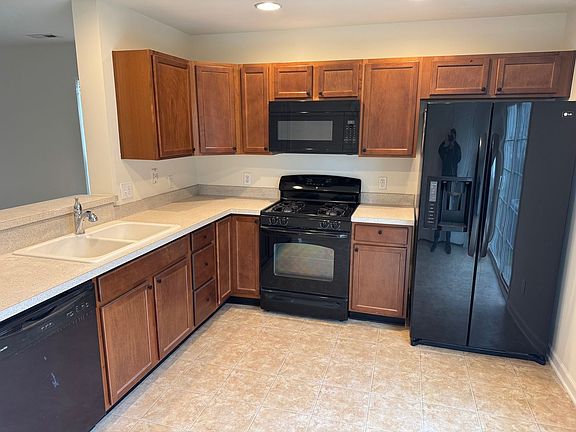 2nd image of 1531 Artisan Ct