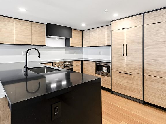 4th image of 6485 Manitoba St #103