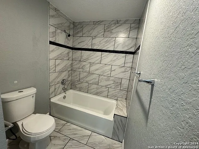1023 Crystal — Photo 12