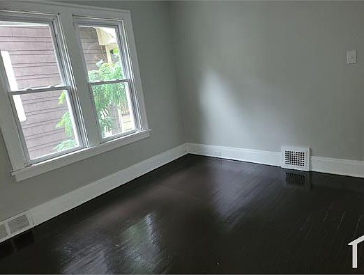 4th image of 10810 Parkhurst Dr #1