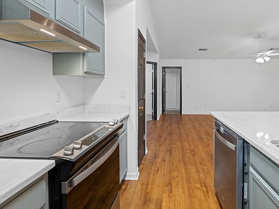 4th image of 4517 Eltham Park