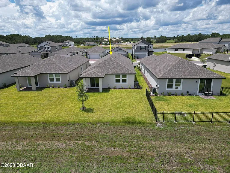 136 Links Terrace Blvd — Photo 4