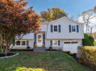 21 Schooner Ln, Meriden, CT 06451