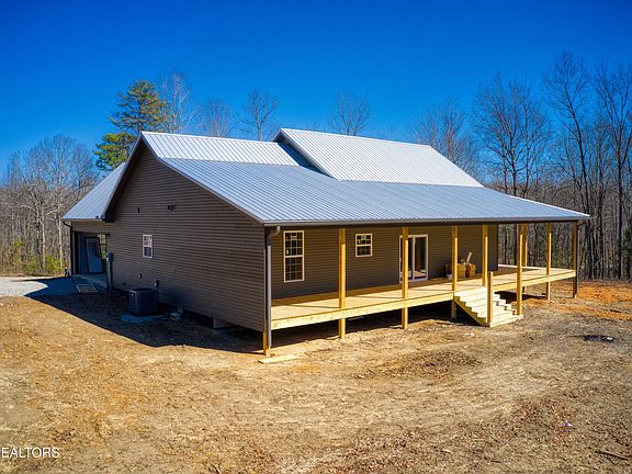 3rd image of 1230 Darrow Ridge Rd