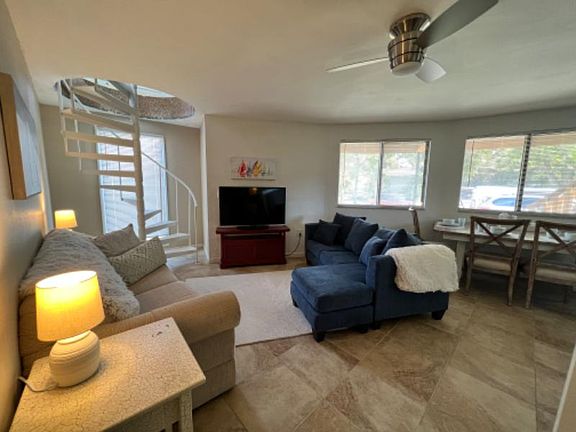 5th image of 299 Winfield Way #B