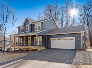 8 Cambridge Dr, Candler, NC 28715