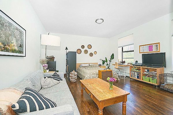 1st image of 300 Manhattan Ave APT 4E