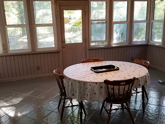 Huge 3 season sunroom