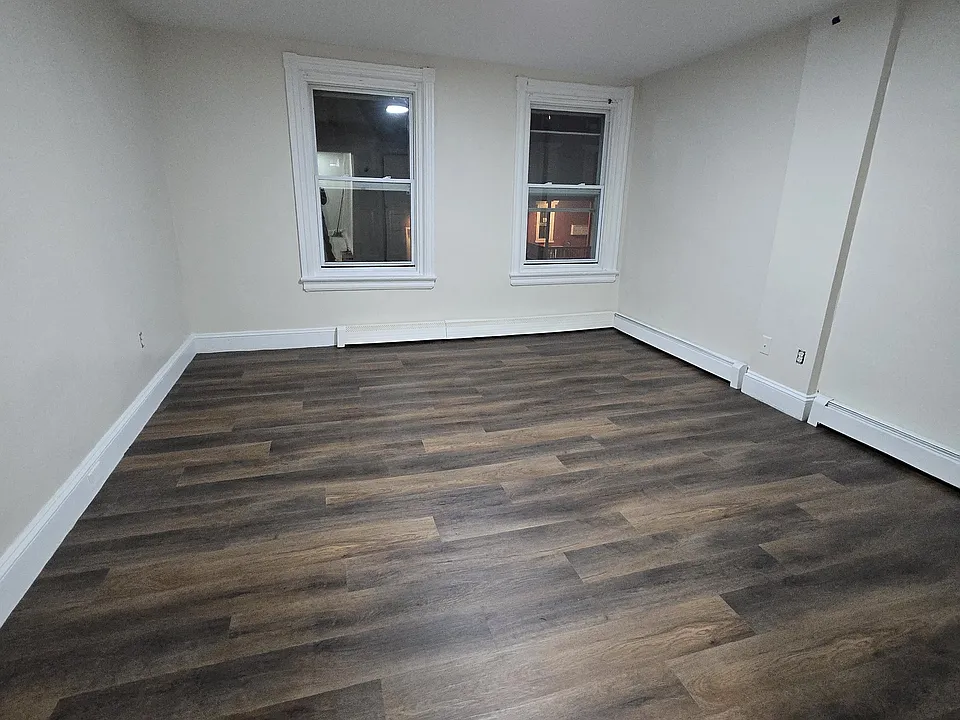 260 E Chestnut St #2