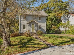 28 Blake Street, Essex, CT 06442