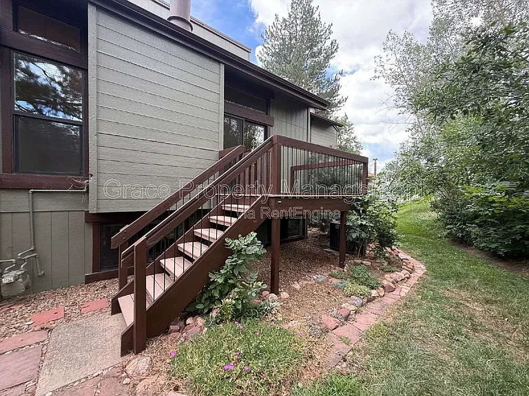 4608 Greenbriar Ct — Photo 9
