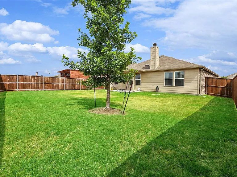 1633 Vernon Dr — Photo 21