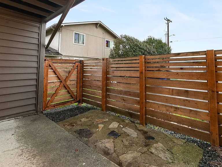 1607 Carolina St — Photo 20