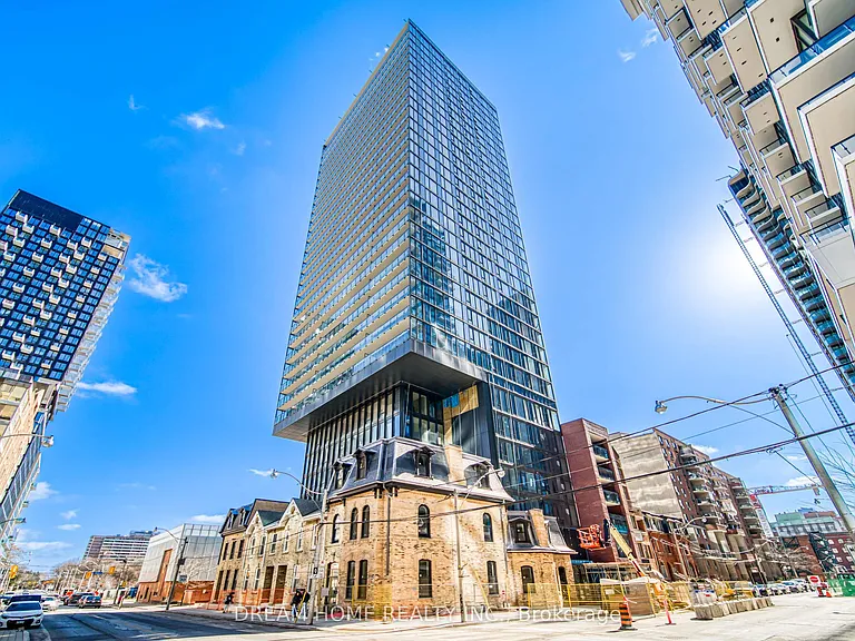 47 Mutual St #1004 — Photo 1