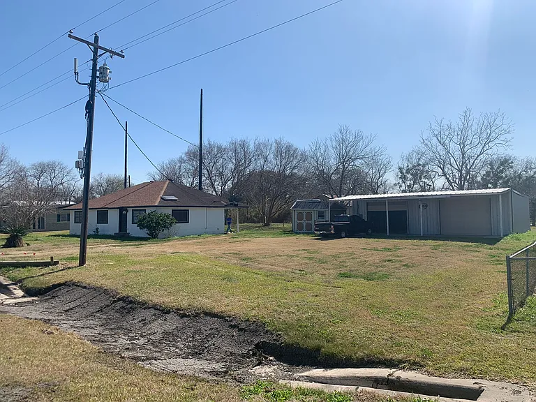 10704 State Highway 185 S — Photo 60