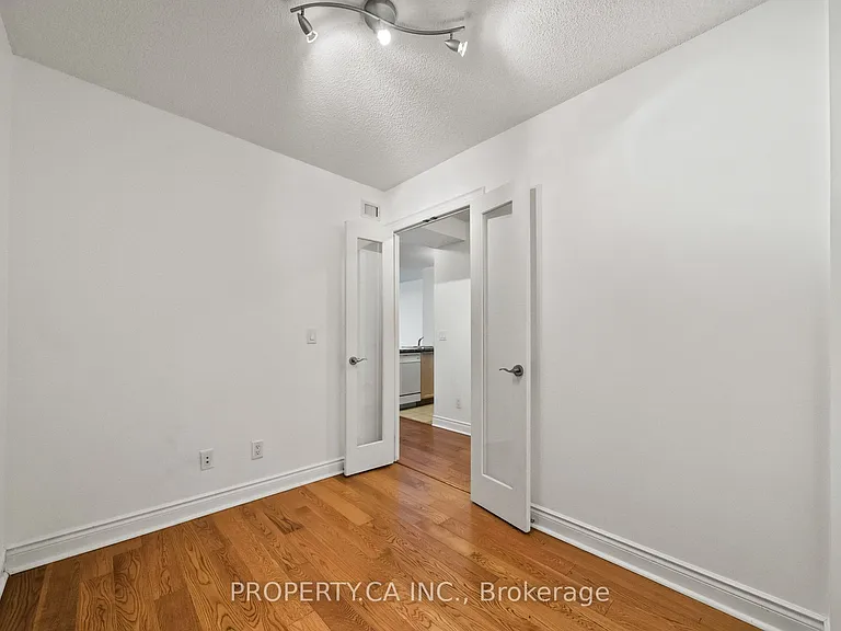 15 Greenview Ave #309 — Photo 9