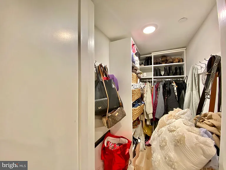 922 N 17th St #26-E — Photo 14