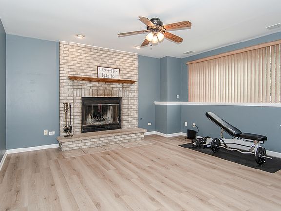 3rd image of 22319 Waterford Ct