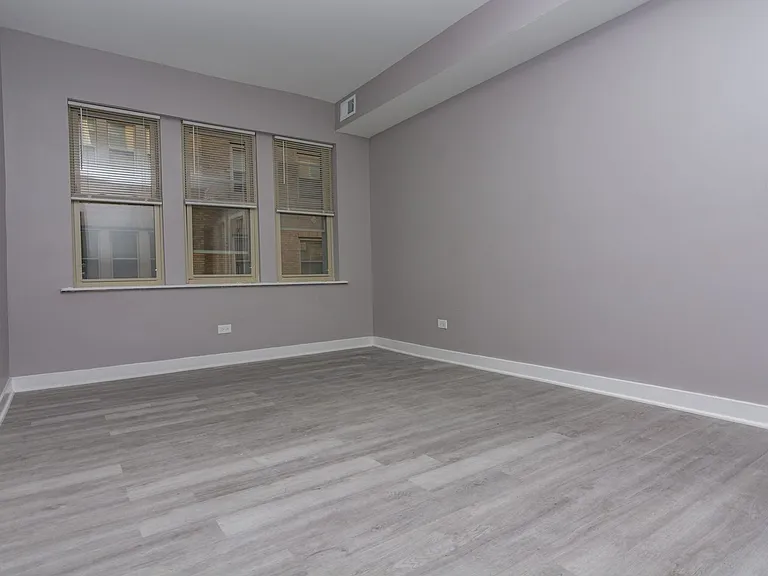 5032 W Washington — Photo 10
