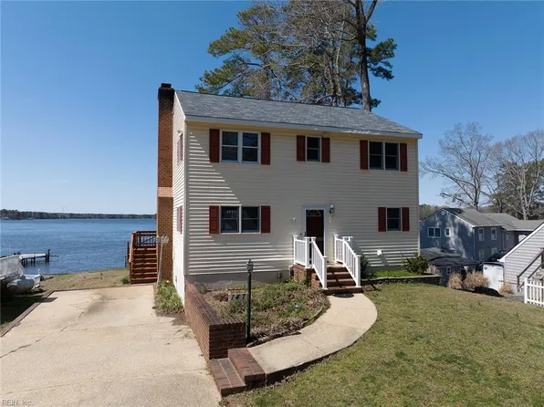 147 Beach Dr, Hartfield, VA 23071