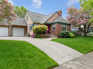 4414 NE Irving St, Portland, OR 97213