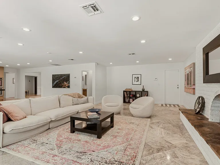 #GuardianRealty 3007 La Mesa Dr 1 story mid-centry modern henderson rental home luxury living room 2_07102026