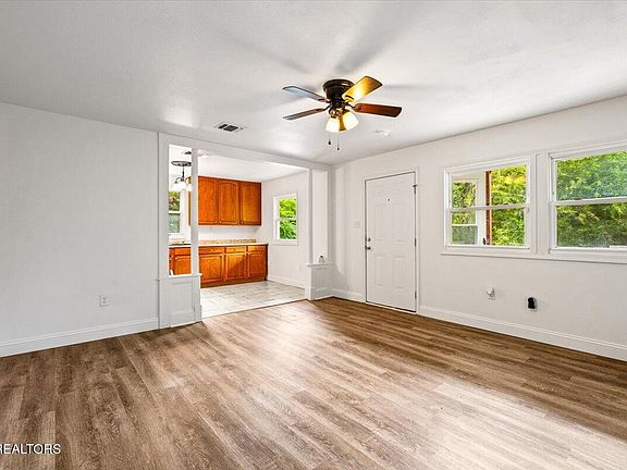 3rd image of 313 N 14th St