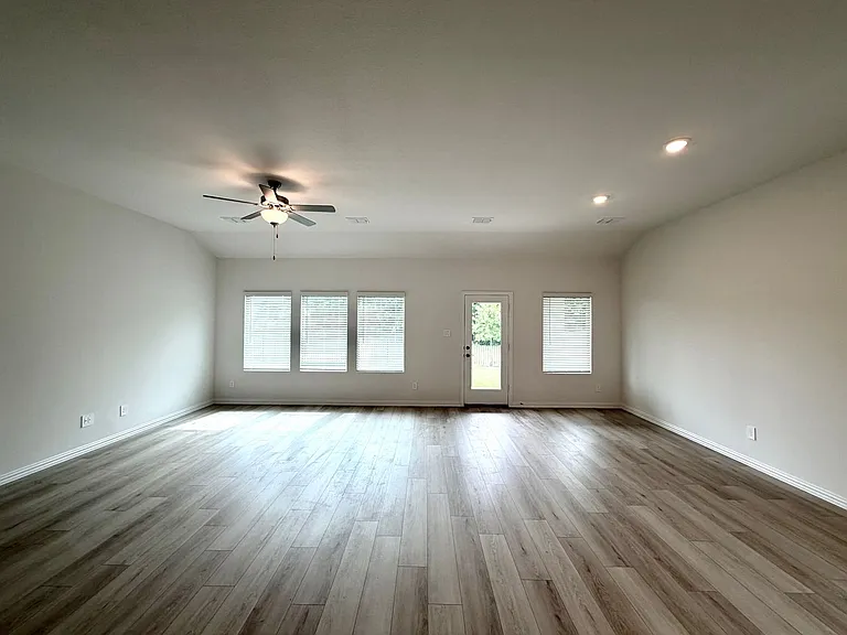 6305 Timberhurst Dr — Photo 23
