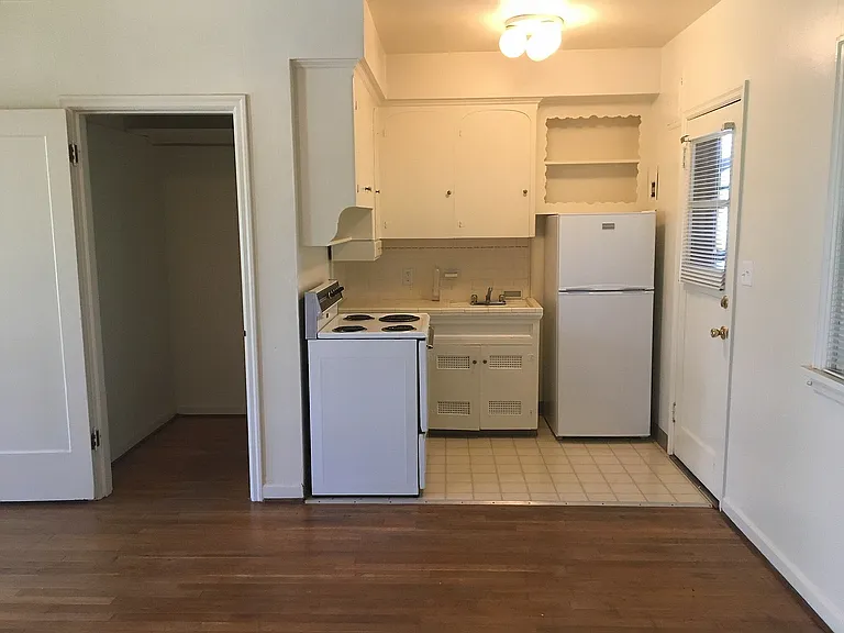 Studio Kitchen