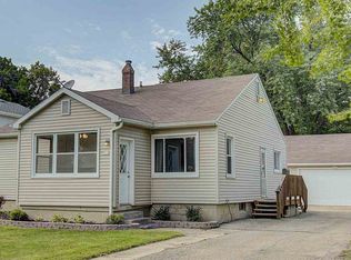 215 E Lincoln St, Oregon, WI 53575
