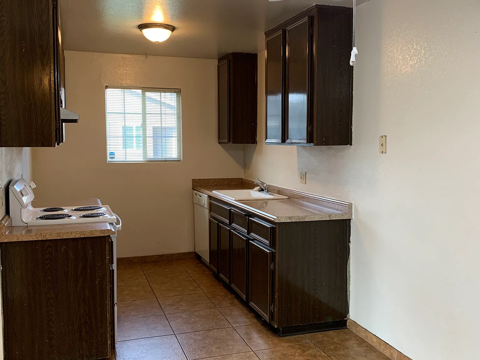 624 San Juan St — Photo 4
