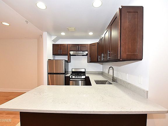 3rd image of 1919 24th Ave APT L504