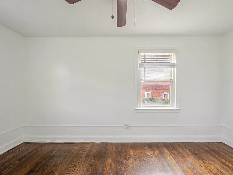 2425 E St NE #3 — Photo 13