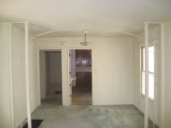 Spacious Dining Area