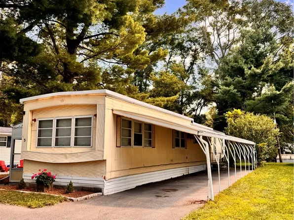 3 Starwood Dr, Rochester, NY 14625