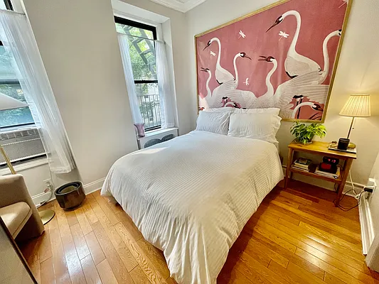 Rented by R New York | media 11